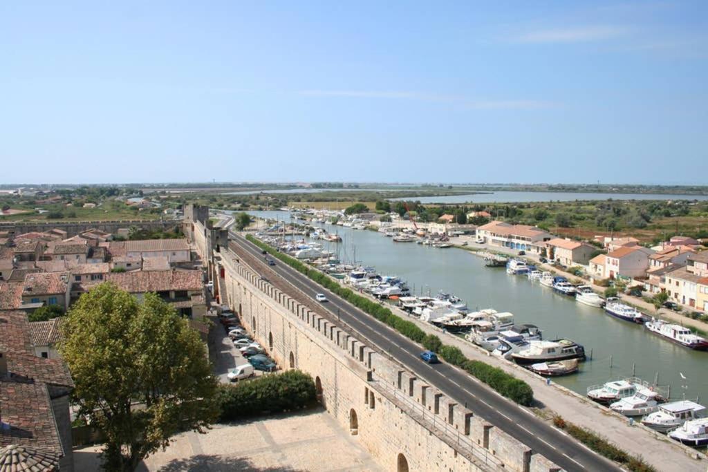 Un Charmant Logement Apartment Aigues-Mortes Bagian luar foto