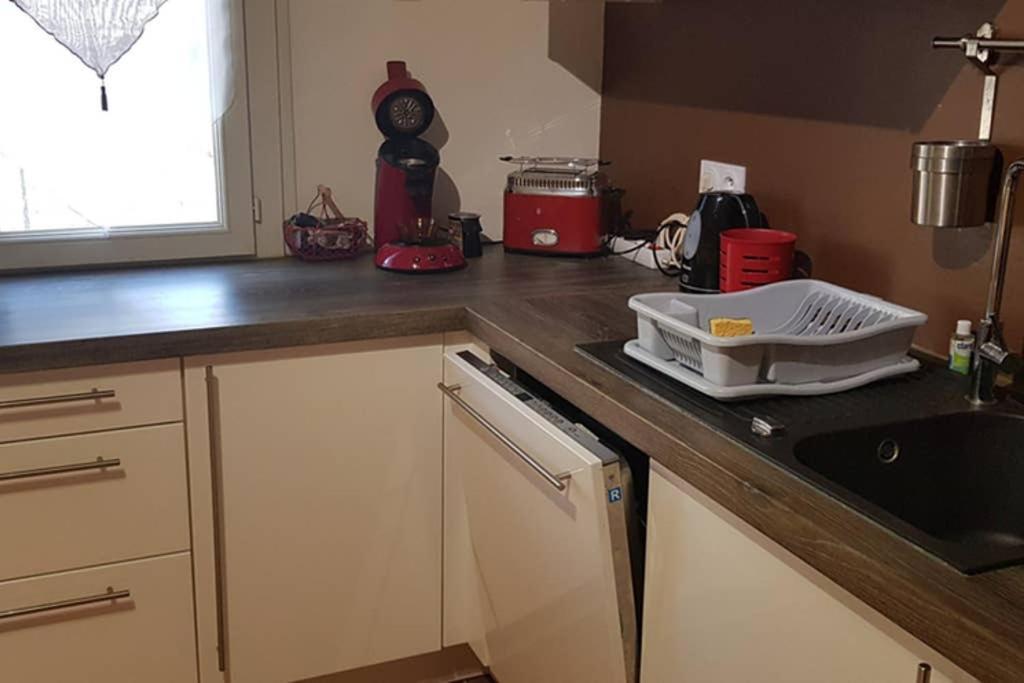 Un Charmant Logement Apartment Aigues-Mortes Bagian luar foto